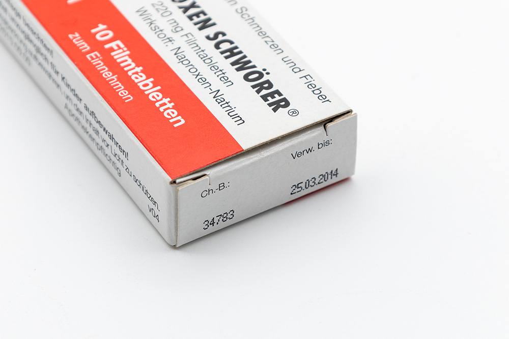Tablettenverpackung mit Chargennummer und Mindesthaltbarkeitsdatum mit CIJ-Drucker aufgedruckt