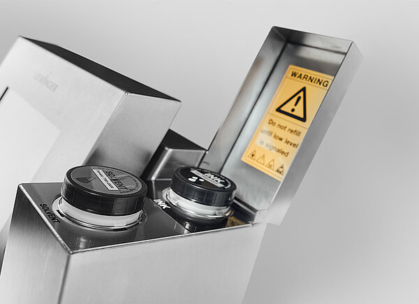 Befüllsystem des Leibinger JET 3 up mit separaten Tanks für Tinte und Lösungsmittel
