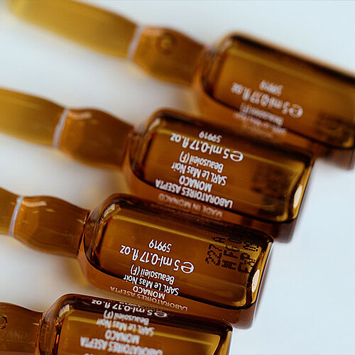 Kennzeichnung von Glasphiolen in der Kosmetikindustrie