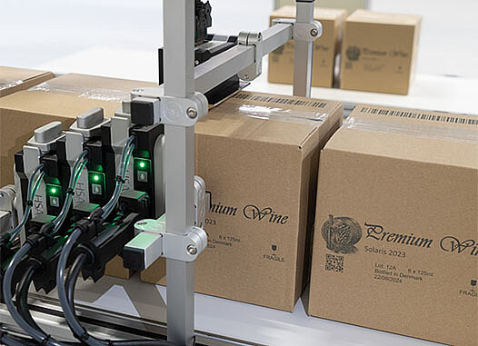 HSAJET Infinity Kartondrucker in Produktionslinie