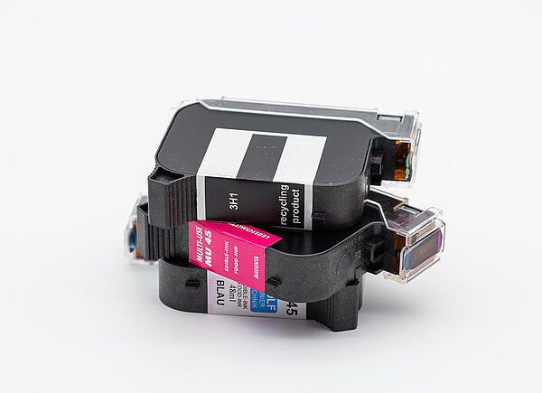 Stapel von HP-45 Tintenkartuschen