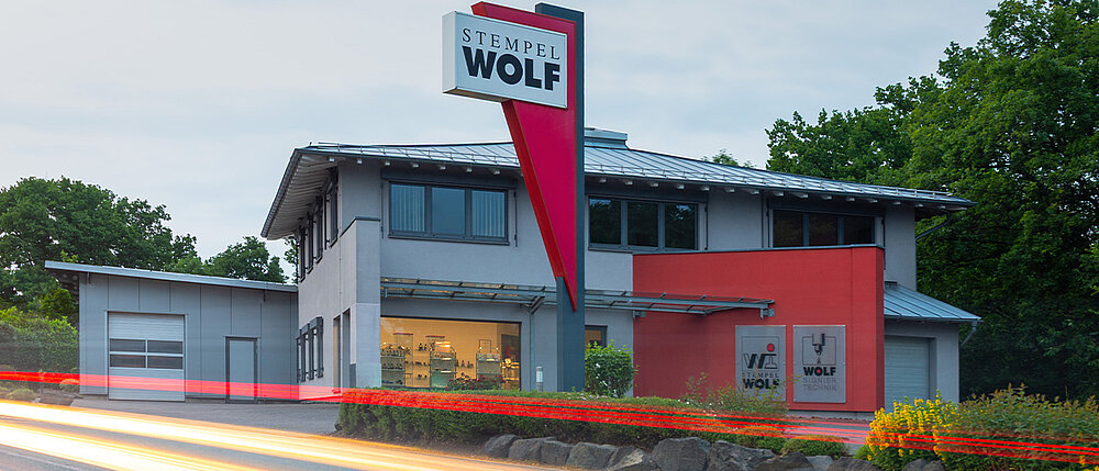 90 Jähriges bestehen von WOLF-Signiertechnik