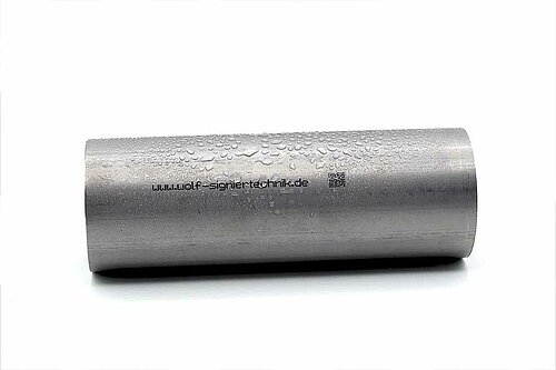 Metallrohr mit aufgedruckter Produktkennzeichnung
